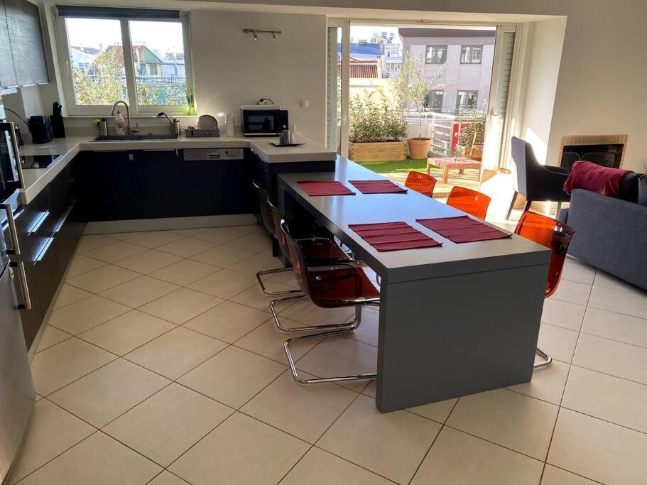 Spacious And Sunkissed 3Br & 2 Bathrooms Apartment アテネ エクステリア 写真