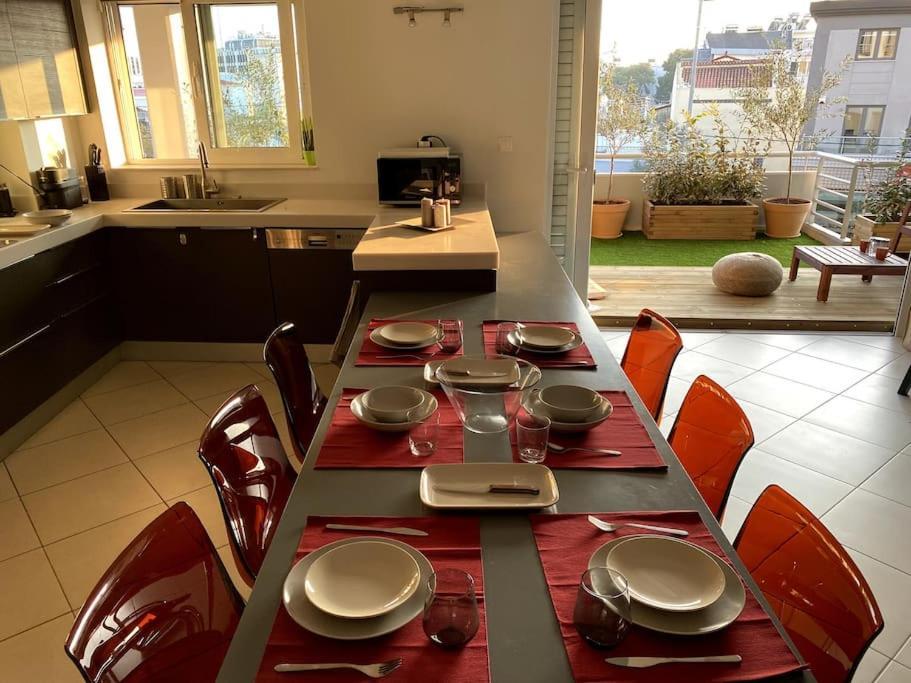 Spacious And Sunkissed 3Br & 2 Bathrooms Apartment アテネ エクステリア 写真