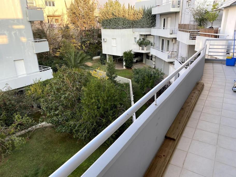 Spacious And Sunkissed 3Br & 2 Bathrooms Apartment アテネ エクステリア 写真