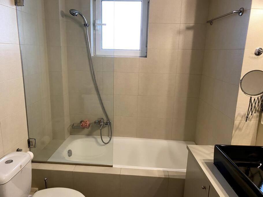 Spacious And Sunkissed 3Br & 2 Bathrooms Apartment アテネ エクステリア 写真