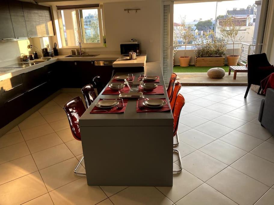 Spacious And Sunkissed 3Br & 2 Bathrooms Apartment アテネ エクステリア 写真