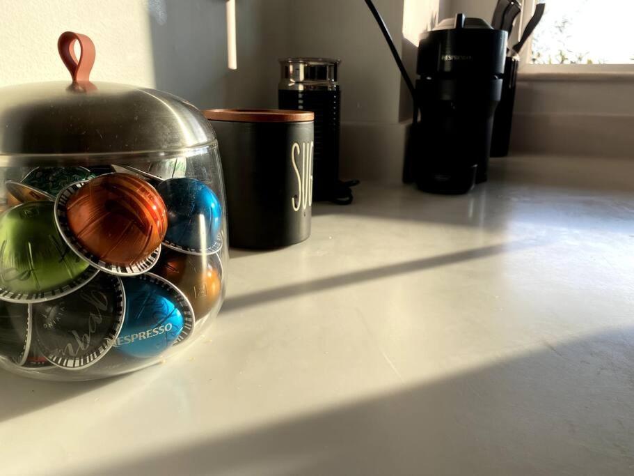 Spacious And Sunkissed 3Br & 2 Bathrooms Apartment アテネ エクステリア 写真