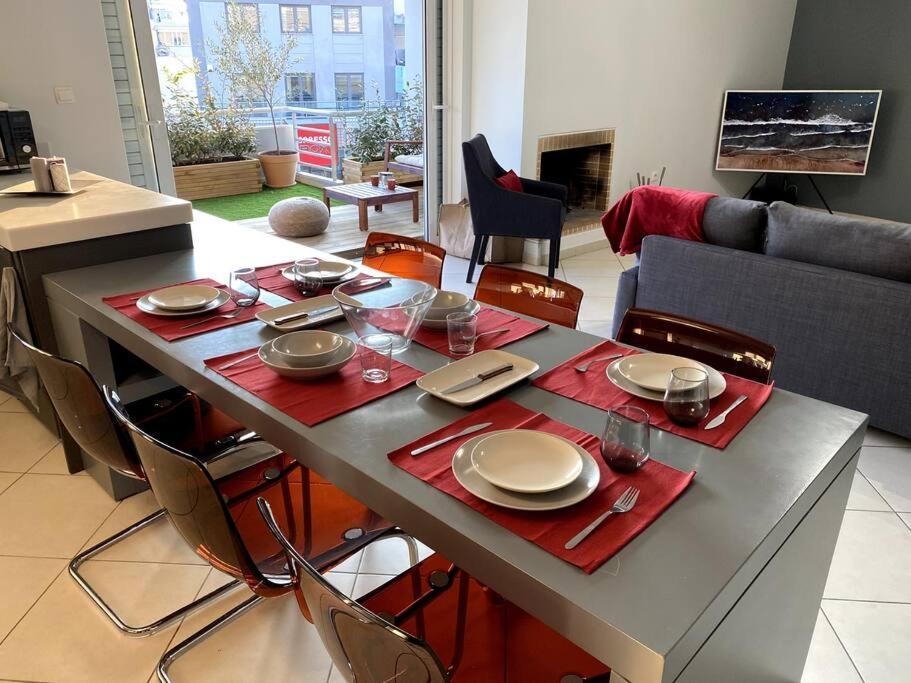 Spacious And Sunkissed 3Br & 2 Bathrooms Apartment アテネ エクステリア 写真