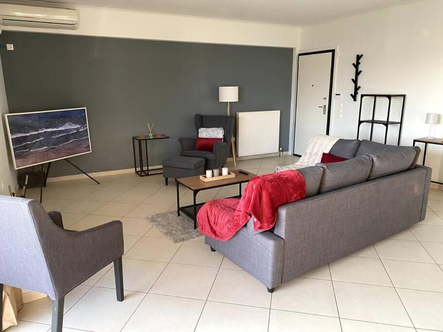 Spacious And Sunkissed 3Br & 2 Bathrooms Apartment アテネ エクステリア 写真