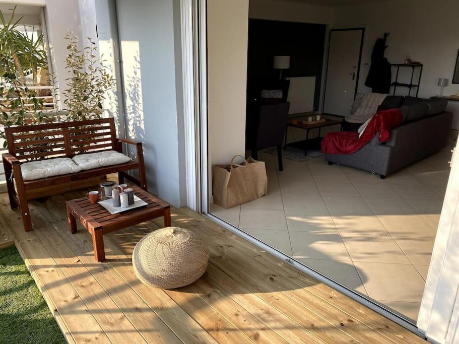 Spacious And Sunkissed 3Br & 2 Bathrooms Apartment アテネ エクステリア 写真