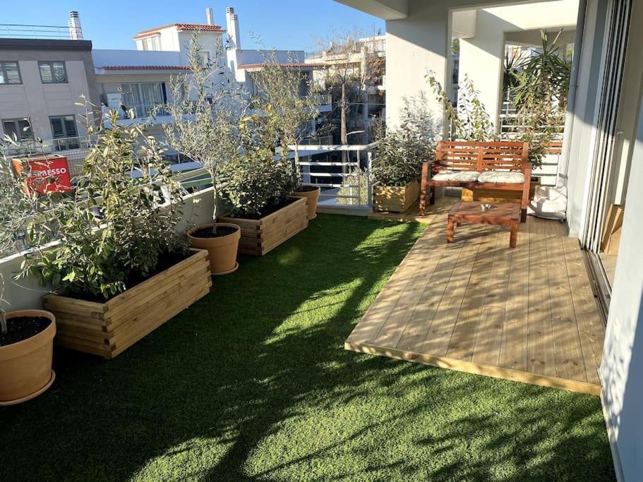 Spacious And Sunkissed 3Br & 2 Bathrooms Apartment アテネ エクステリア 写真
