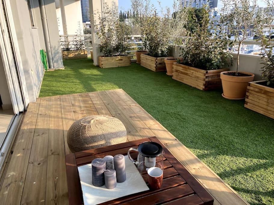 Spacious And Sunkissed 3Br & 2 Bathrooms Apartment アテネ エクステリア 写真