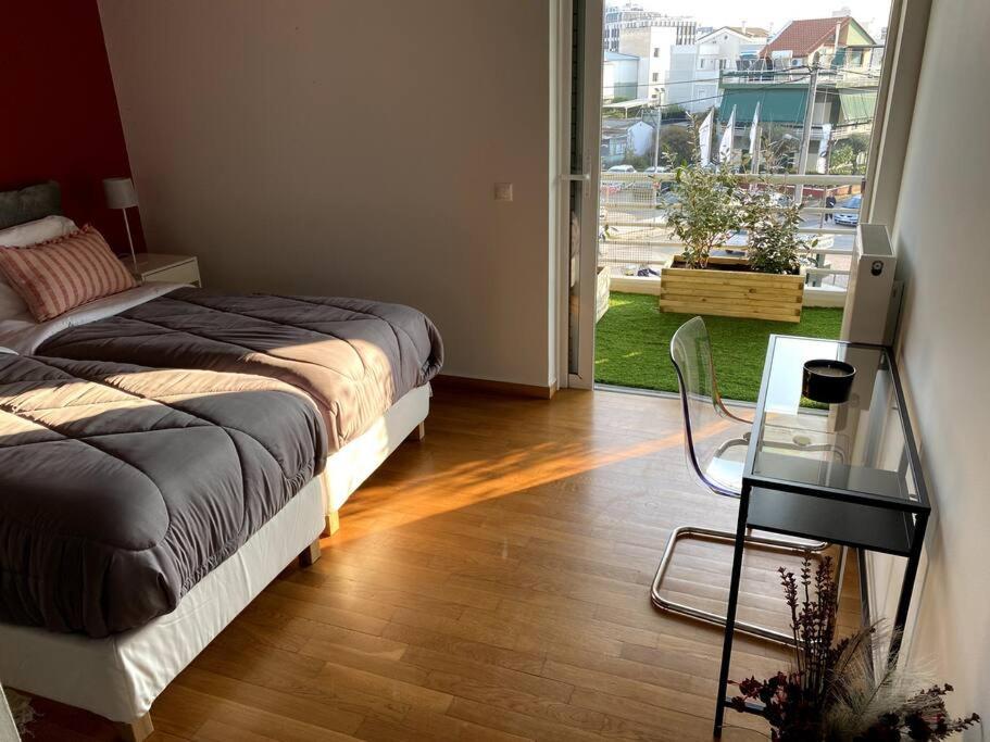 Spacious And Sunkissed 3Br & 2 Bathrooms Apartment アテネ エクステリア 写真
