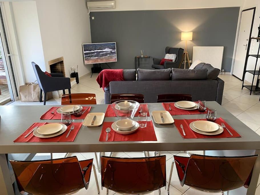 Spacious And Sunkissed 3Br & 2 Bathrooms Apartment アテネ エクステリア 写真
