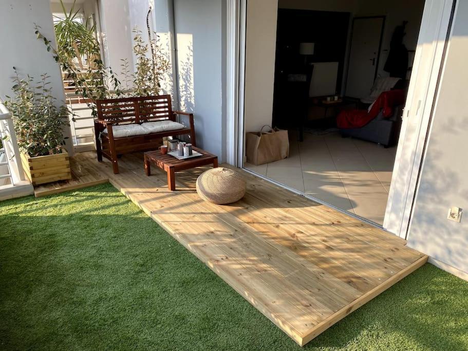 Spacious And Sunkissed 3Br & 2 Bathrooms Apartment アテネ エクステリア 写真